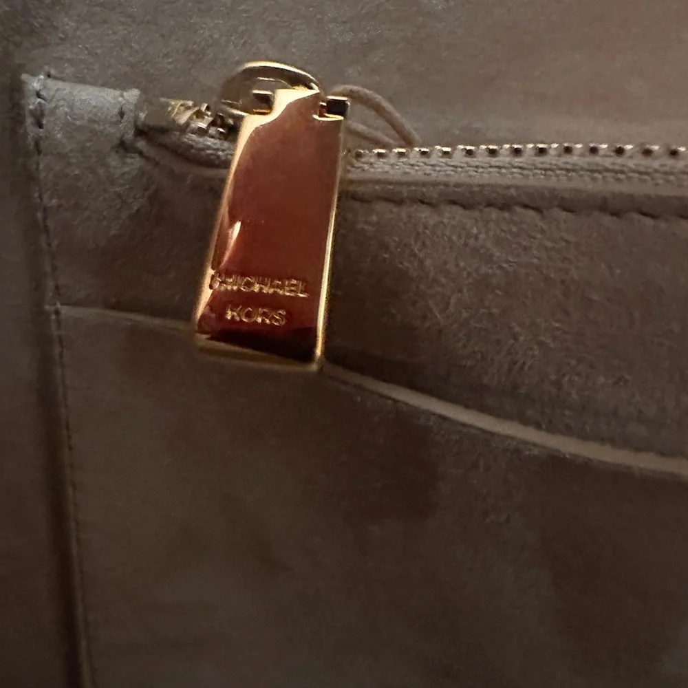 Michael Kors Collection Dandridge Christina Zimpel Seaside Tote - Picture 12 of 17